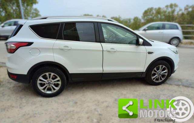 FORD Kuga 2.0 TDCI 150 CV S&S 2WD Titanium Immagine 3