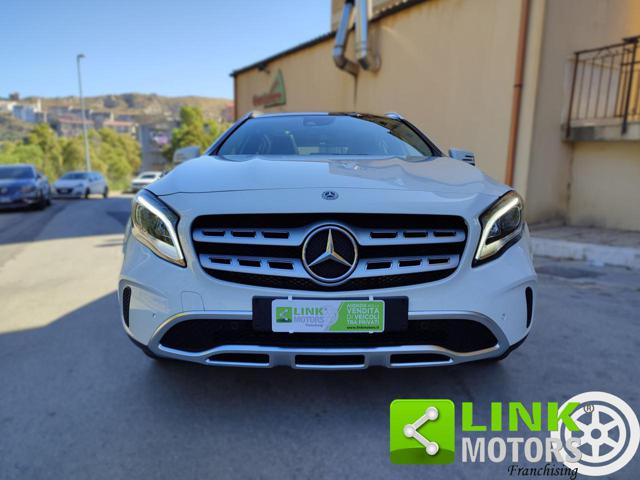 MERCEDES-BENZ GLA 200 d Automatic 4Matic Sport Immagine 0