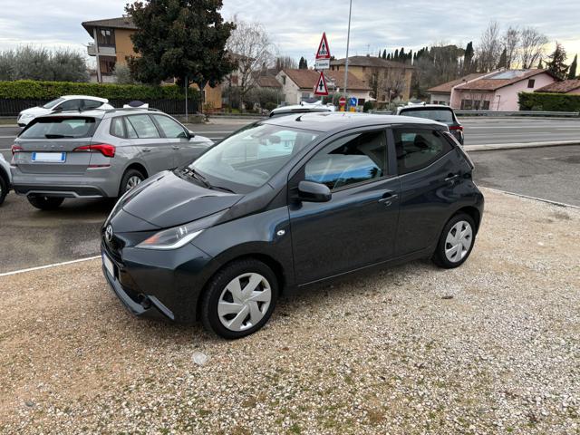 TOYOTA Aygo 1.0 VVT-i 69 CV 5 porte x-play TSS NEOPATENTATI Immagine 0