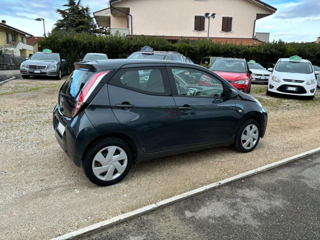 TOYOTA Aygo 1.0 VVT-i 69 CV 5 porte x-play TSS NEOPATENTATI Immagine 2