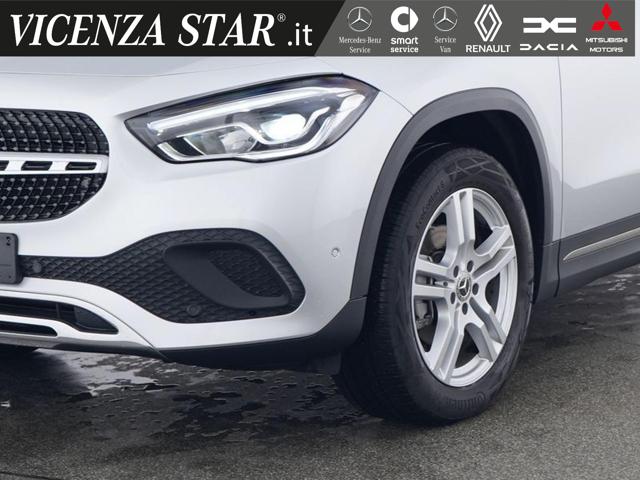 MERCEDES-BENZ GLA 180 SPORT Immagine 1