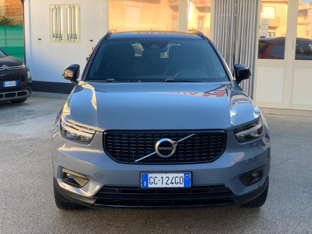 VOLVO XC40 D3 AWD Geartronic R-design Immagine 1