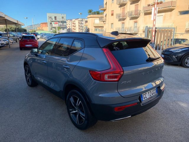 VOLVO XC40 D3 AWD Geartronic R-design Immagine 4