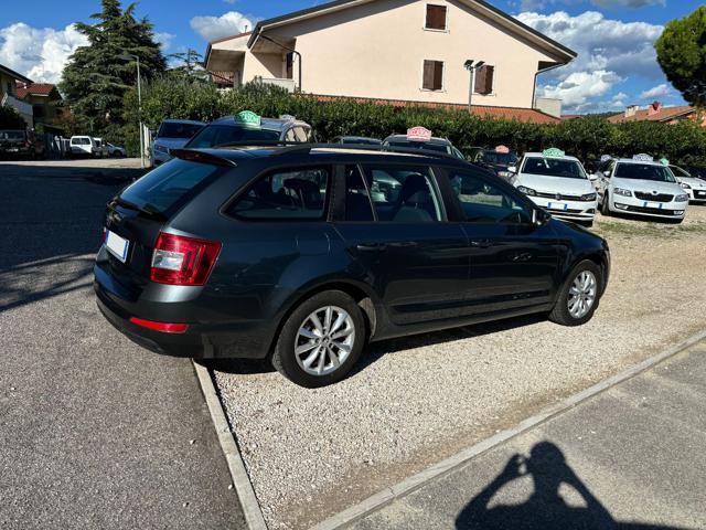 SKODA Octavia 1.6 TDI CR 105 CV Wagon Ambition Immagine 2