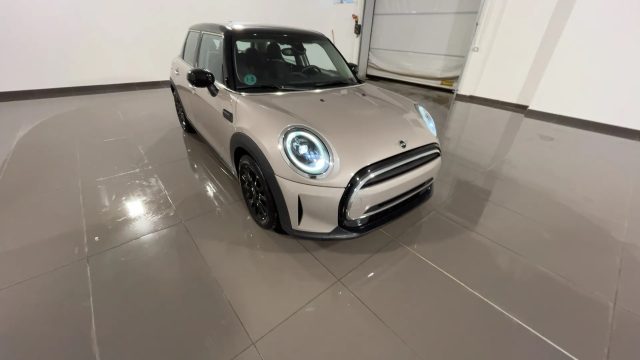 MINI Cooper 1.5 Cooper Camden 5pt Auto Immagine 2