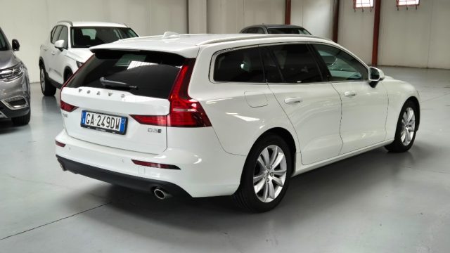 VOLVO V60 D3 AWD Geartronic CAMBIO AUTOMAT-DAB-FULL LED-4X4- Immagine 2