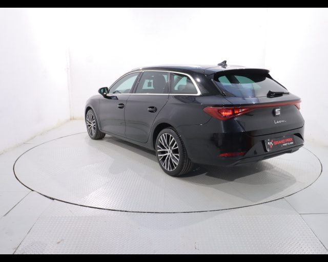 SEAT Leon Sportstourer 1.5 eTSI 150 CV DSG Xcellence Immagine 3