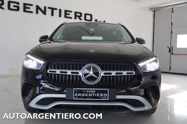 MERCEDES-BENZ GLA 180 d Automatic Advanced fari led telecamera tech pack Immagine 1