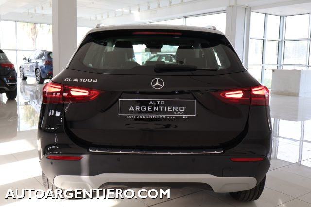 MERCEDES-BENZ GLA 180 d Automatic Advanced fari led telecamera tech pack Immagine 3