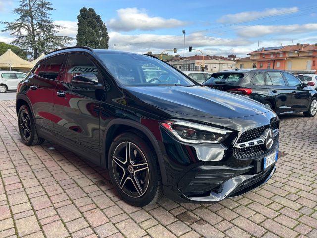 MERCEDES-BENZ GLA 200 d Automatic Premium Immagine 1