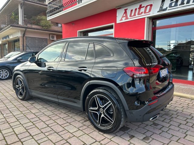 MERCEDES-BENZ GLA 200 d Automatic Premium Immagine 3