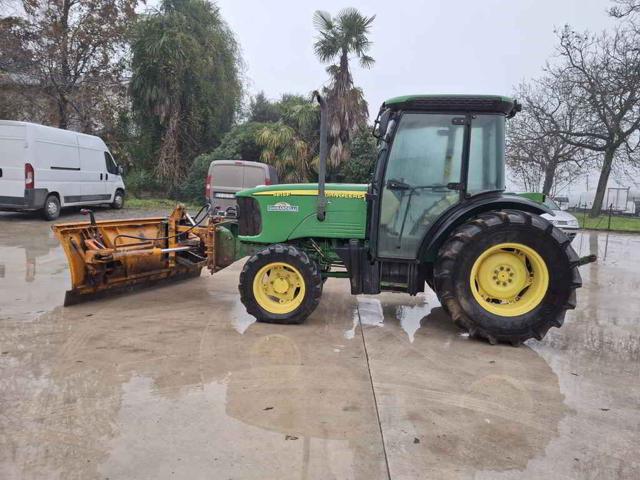 JOHN DEERE 5615 F Immagine 1