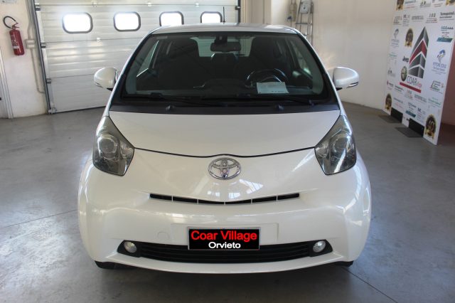 TOYOTA iQ 1.0 Multidrive Immagine 1