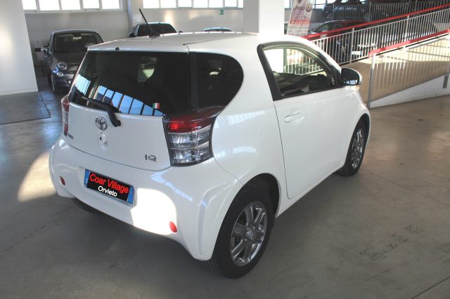 TOYOTA iQ 1.0 Multidrive Immagine 3