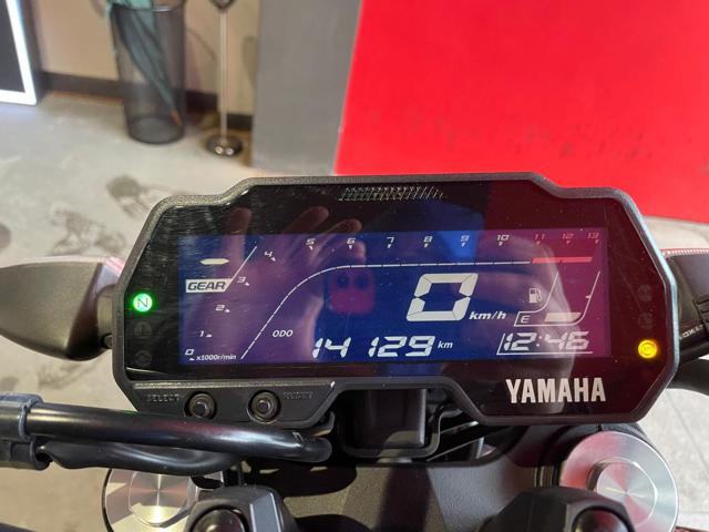 YAMAHA MT 125 . Immagine 4