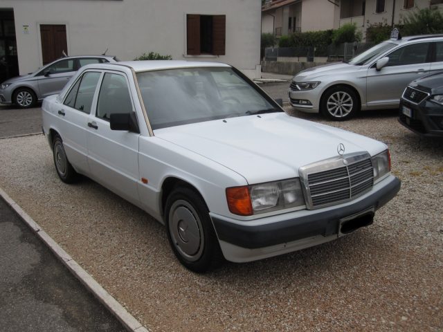 MERCEDES-BENZ 190 2.0 E Immagine 1