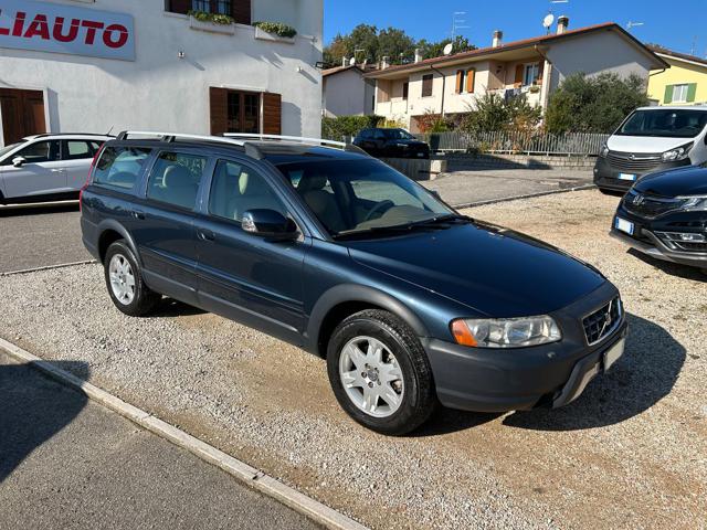 VOLVO XC70 D5 AWD Momentum Cross Country Immagine 1