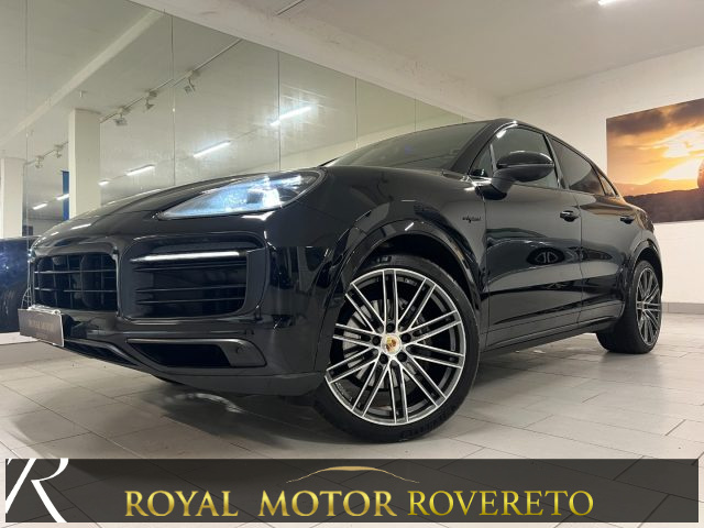 PORSCHE Cayenne Coupé 3.0 V6 E-Hybrid 462cv /22"/Gancio/Tot.Black! Immagine 0