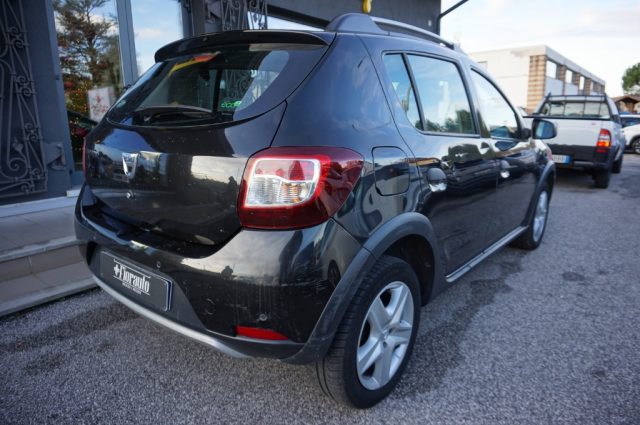 DACIA Sandero Stepway 900 TCe 12V 90CV NEOPATENTATI Immagine 2