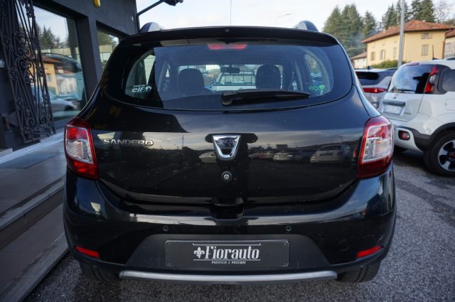 DACIA Sandero Stepway 900 TCe 12V 90CV NEOPATENTATI Immagine 3