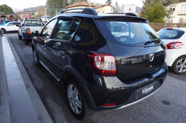 DACIA Sandero Stepway 900 TCe 12V 90CV NEOPATENTATI Immagine 4