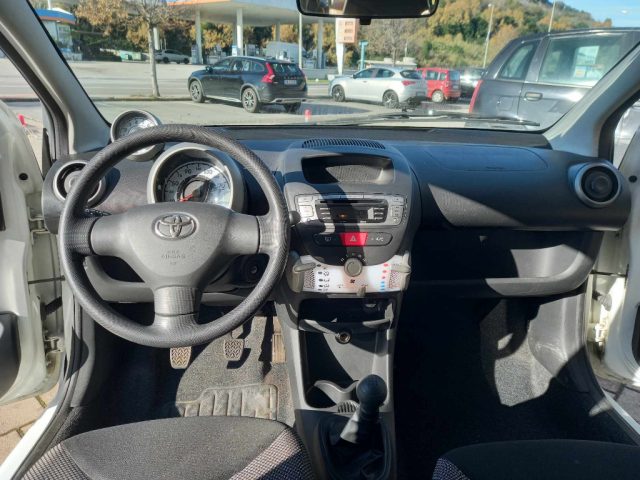 TOYOTA Aygo 1.0 12V VVT-i 5 porte  km 25000!!!! Immagine 3