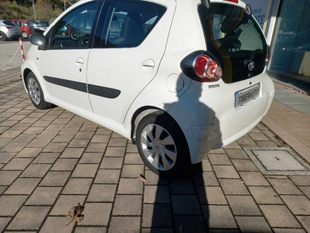 TOYOTA Aygo 1.0 12V VVT-i 5 porte  km 25000!!!! Immagine 4