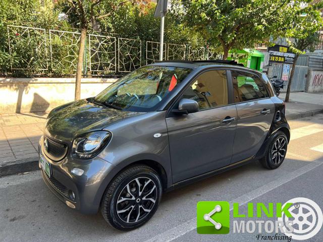 SMART ForFour 90 0.9 Turbo benzina cabrio Immagine 0