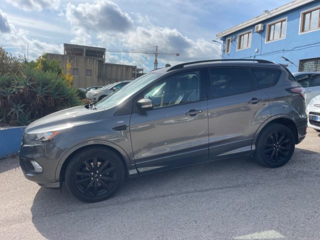 FORD Kuga 2.0 TDCI 150 CV Immagine 1