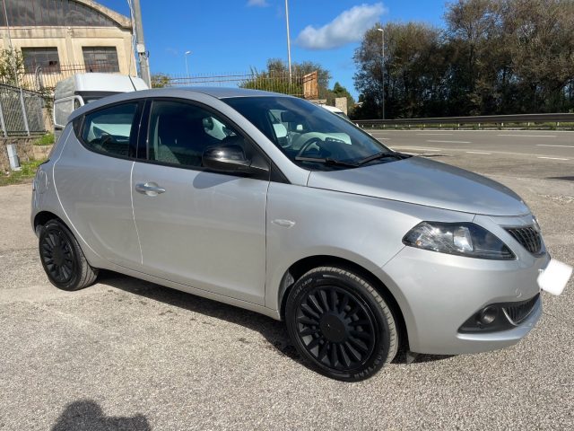 LANCIA Ypsilon 1.0  5 porte Immagine 4