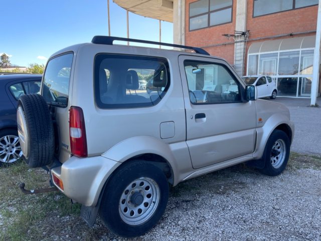 SUZUKI Jimny 1.5 DDiS cat 4WD JLX Immagine 4