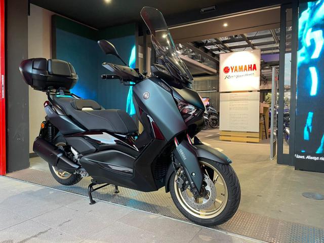 YAMAHA X-MAX 300 Tech Max Immagine 1