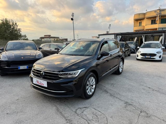 VOLKSWAGEN Tiguan 2.0 TDI 150 CV SCR DSG Life Immagine 1