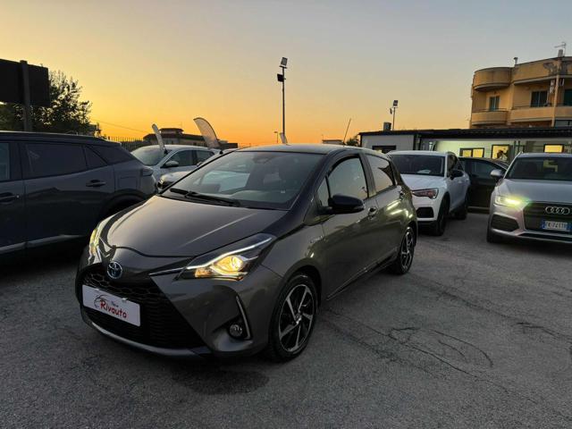 TOYOTA Yaris 1.5 Hybrid 5 porte Lounge Automatica Immagine 2