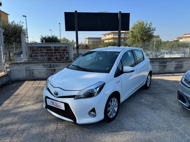 TOYOTA Yaris 1.5 Hybrid 5 porte Lounge Automatica Immagine 3