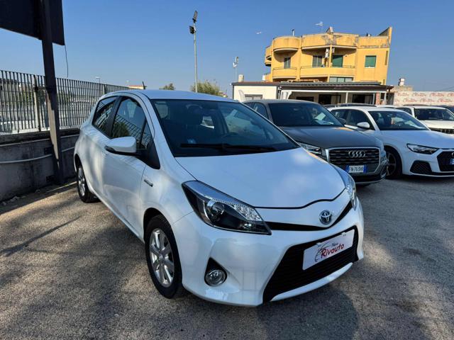 TOYOTA Yaris 1.5 Hybrid 5 porte Lounge Automatica Immagine 4