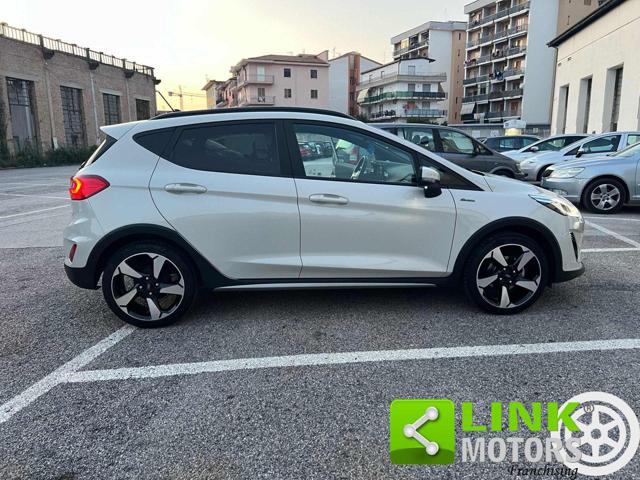 FORD Fiesta 1.5 EcoBlue 5 porte Connect Immagine 2