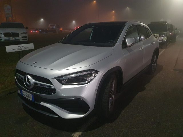 MERCEDES-BENZ GLA 250 Argento metallizzato