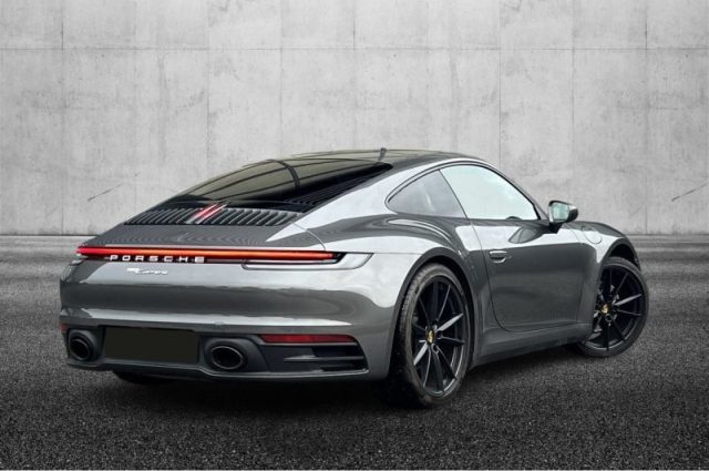 PORSCHE 911 Carrera Immagine 2