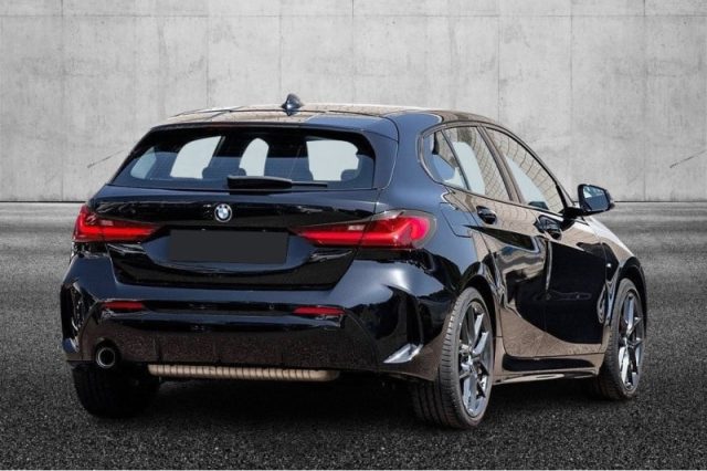 BMW 118 i 5p. Msport Immagine 1