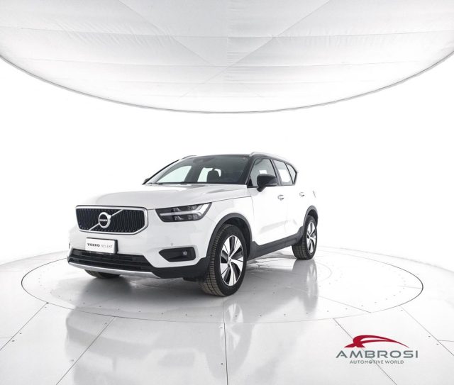 VOLVO XC40 T2 Momentum Pro Geartronic Immagine 0