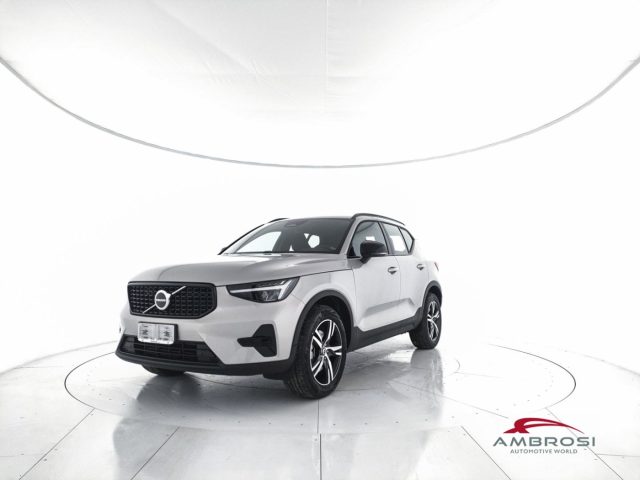 VOLVO XC40 B3 Mild hybrid Benzina Plus Dark Immagine 0