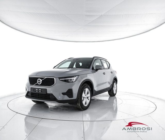 VOLVO XC40 B3 Mild hybrid Benzina Essential Immagine 0