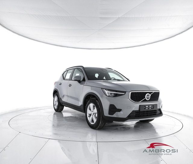 VOLVO XC40 B3 Mild hybrid Benzina Essential Immagine 1