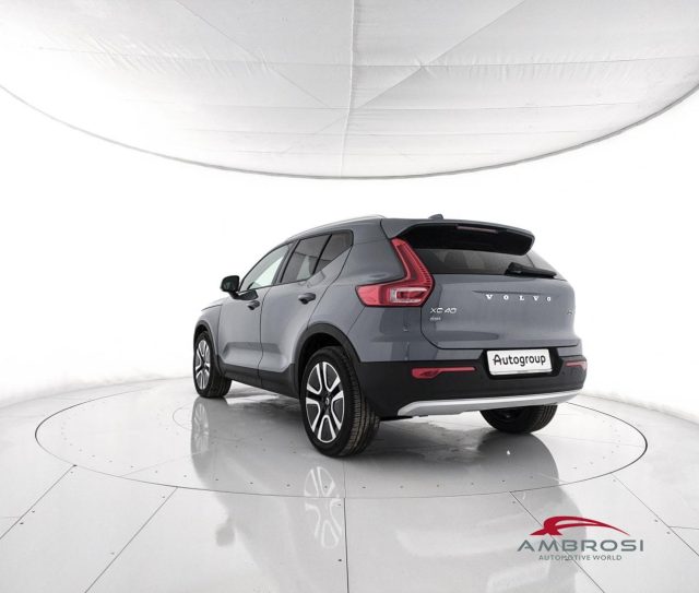 VOLVO XC40 D3 Momentum Immagine 3