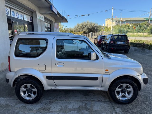 SUZUKI Jimny 1.5 DDiS 4WD UNICOPROPRIETARIO Immagine 4