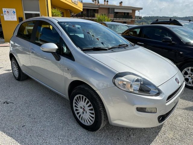 FIAT Punto 1.4 8V 5 porte Natural Power Street Immagine 0