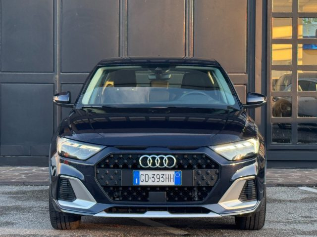 AUDI A1 citycarver 30 TFSI S tronic Identity Contrast Immagine 1