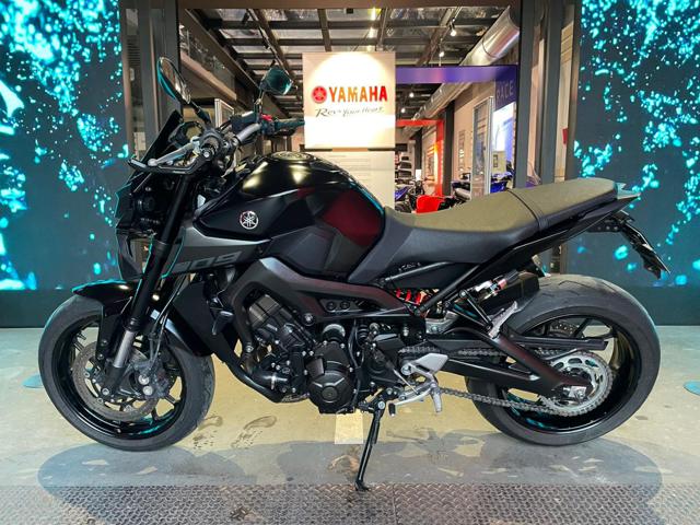 YAMAHA MT-09 . Immagine 3