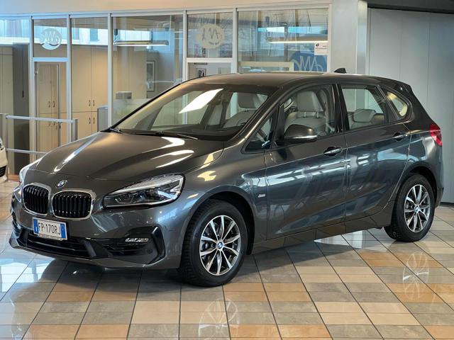 BMW 218 i Active Tourer Luxury Immagine 0